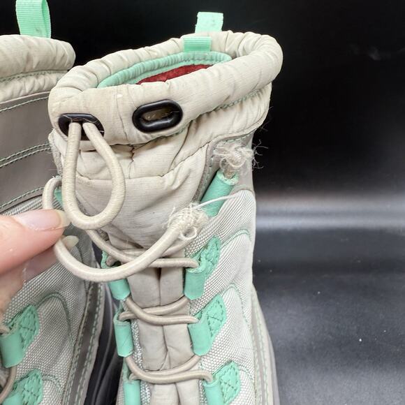 The North Face Alpenglow Therma Felt Kids Size 5 Waterproof Insulated Snow Boots - Picture 4 of 8